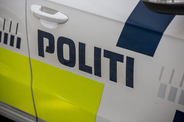 mand-sigtet-for-at-taende-bal